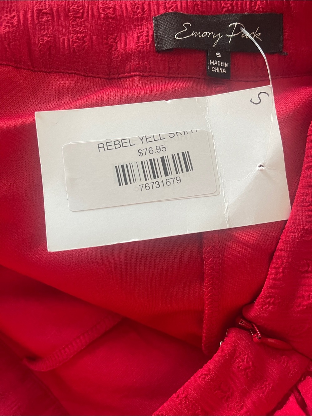 Emory Park Red Ruffled Mini Skort - Picture 7 of 9